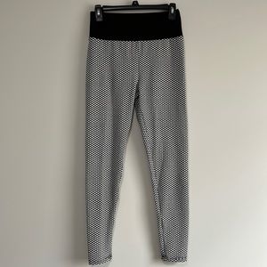 TIK TOK LEGGINGS. By SHOACTIVE.